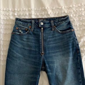 ankle-rise mom jeans